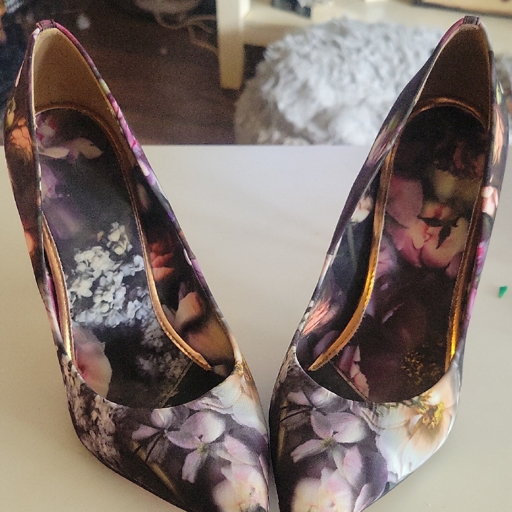 Ted Baker Multicolor Floral Heels Sz 37 /6